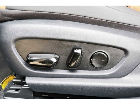 Used 2025 Lexus ES 350 w/ Premium Package image 26