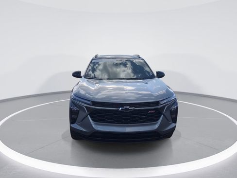 Used 2025 Chevrolet Trax RS w/ Sunroof Package image 3