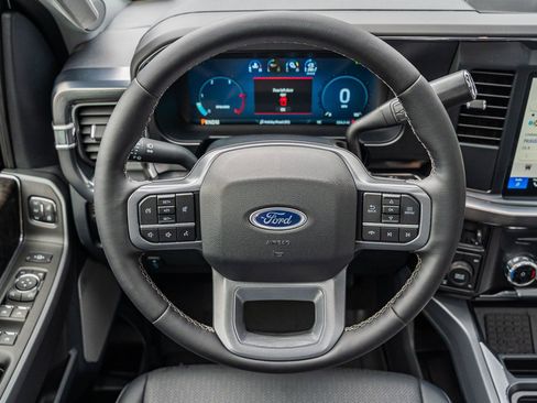 Certified 2025 Ford F250 Lariat w/ Black Appearance Package image 29