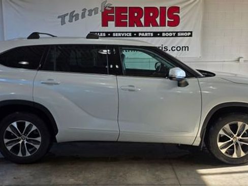 Used 2022 Toyota Highlander XLE image 8