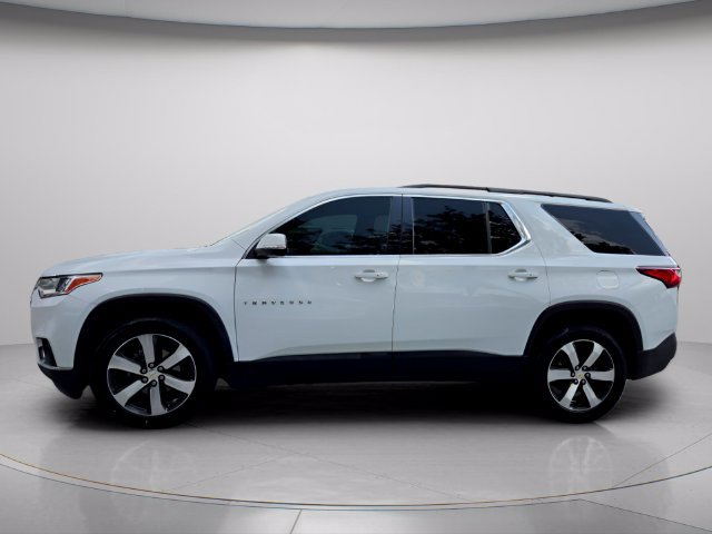Used 2021 Chevrolet Traverse LT w/ LT Premium Package FWD image 3