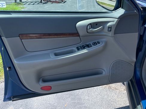 Used 2003 Chevrolet Impala FWD image 10