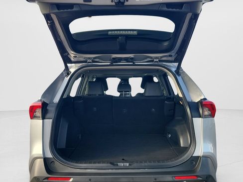 Used 2019 Toyota RAV4 Limited FWD image 9