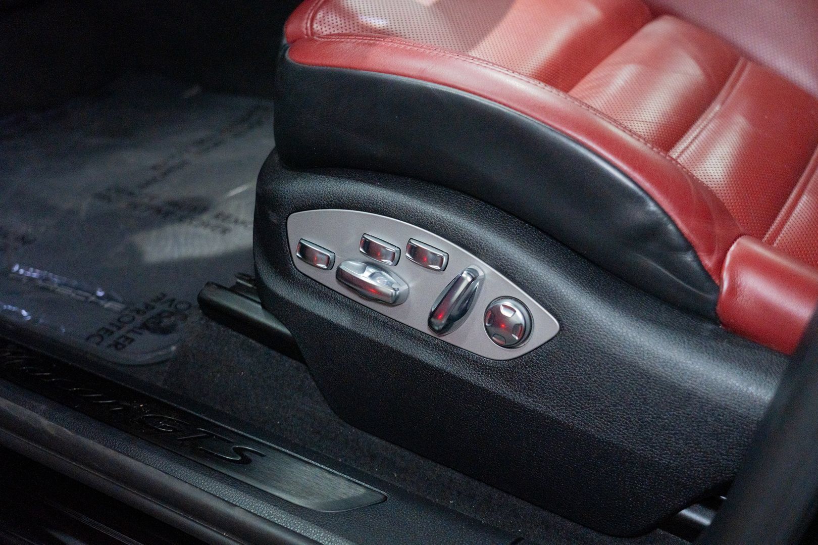 Used 2022 Porsche Macan GTS AWD/4WD image 21