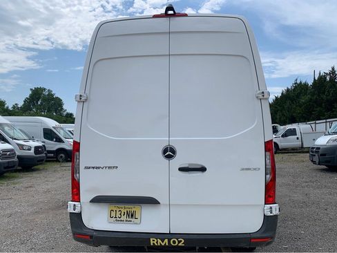 Used 2021 Mercedes-Benz Sprinter 2500 image 26