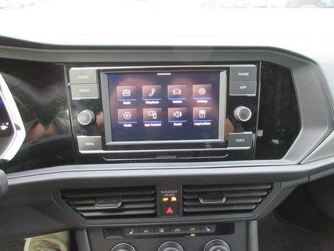 Used 2024 Volkswagen Jetta Sport image 29