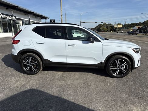 New 2026 Volvo XC40 B4 Core w/ Protection Package image 6