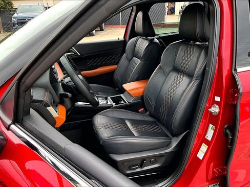 Used 2023 Mitsubishi Outlander SEL image 7