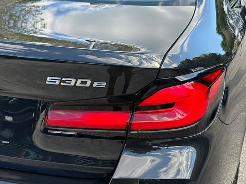 Certified 2023 BMW 530e w/ M Sport Package image 32