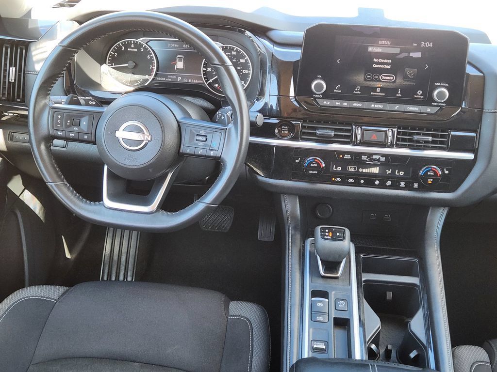Used 2025 Nissan Pathfinder SV FWD image 12