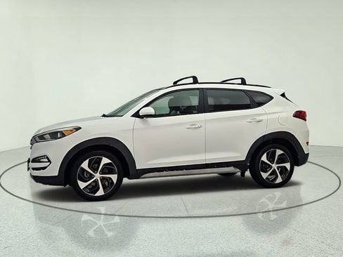 Used 2017 Hyundai Tucson Value AWD/4WD image 3