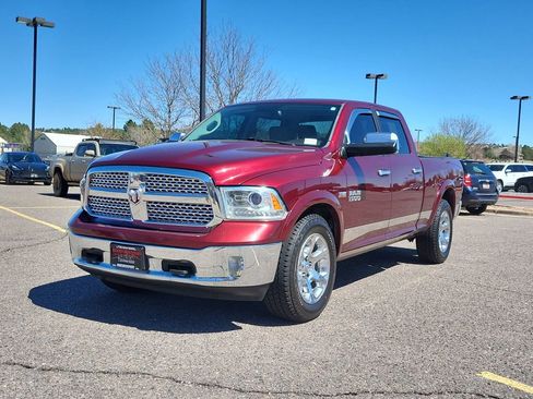 Used 2017 RAM 1500 Laramie AWD/4WD image 6