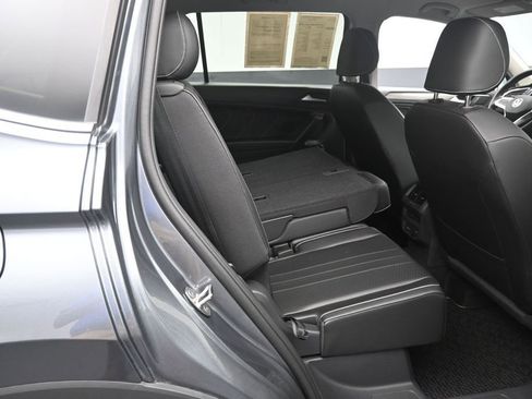 Used 2024 Volkswagen Tiguan SE FWD image 27