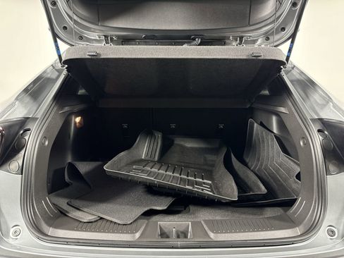 Used 2025 Chevrolet Trax RS w/ Driver Confidence Package image 32