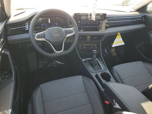 New 2026 Volkswagen Jetta SE FWD image 11