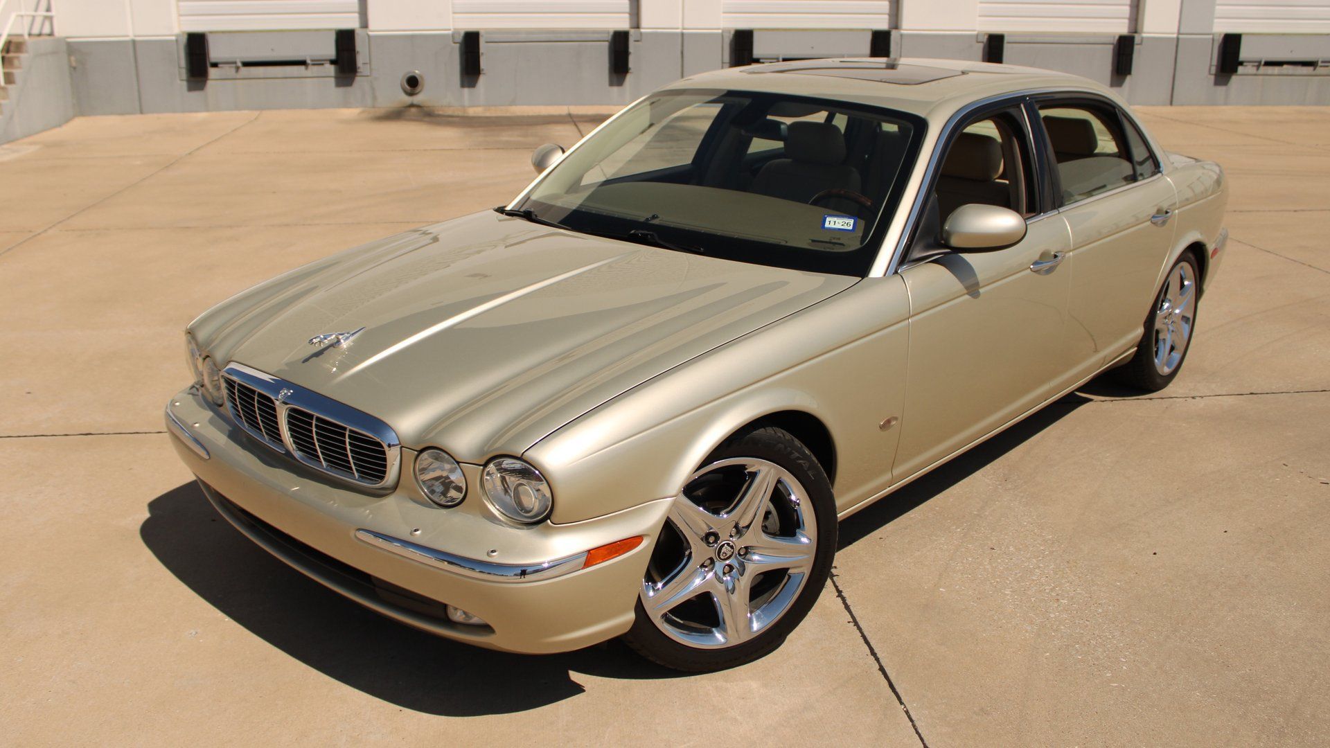 Used 2006 Jaguar XJ8 RWD image 2
