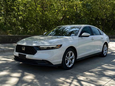 Used 2023 Honda Accord LX image 5