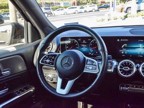 Used 2021 Mercedes-Benz GLB 250 GLB 250 image 16