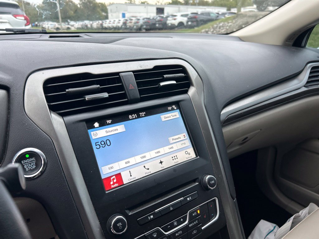 Used 2018 Ford Fusion SE w/ Equipment Group 602A FWD image 8