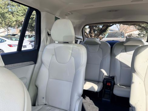 Certified 2024 Volvo XC90 T8 Plus w/ Protection Package Premier image 22