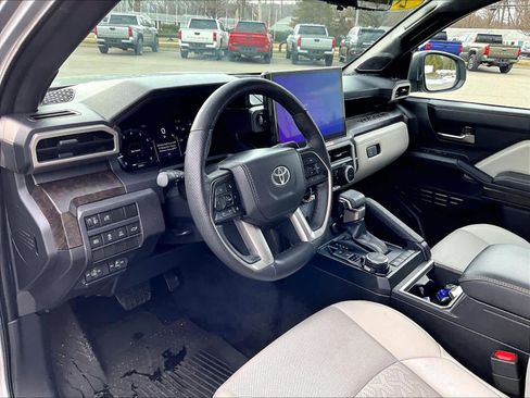 Used 2024 Toyota Tacoma Limited w/ Limited Package (LT) image 8