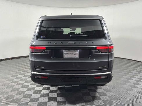 Used 2023 Jeep Wagoneer L Series II AWD/4WD image 6