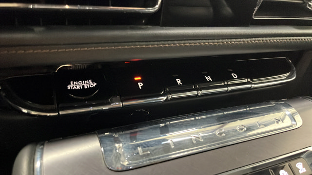 Used 2025 Lincoln Aviator AWD image 18