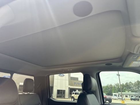 New 2026 Ford F250 Lariat w/ Black Appearance Package AWD/4WD image 17