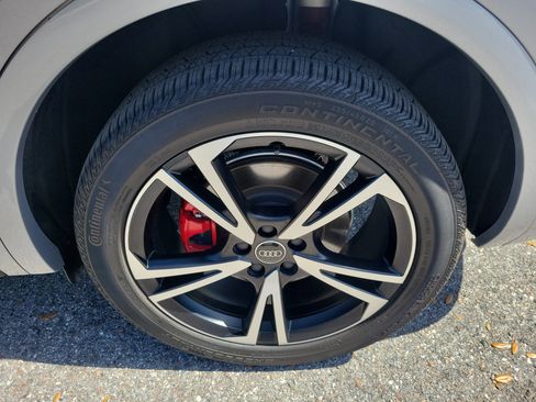 Certified 2025 Audi Q5 2.0T Premium Plus image 31