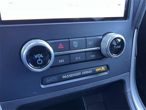 Used 2023 Ford Edge SEL image 35