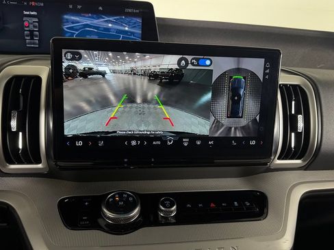 Used 2025 Ford Expedition Active AWD/4WD image 14