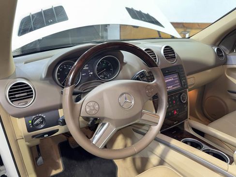 Used 2010 Mercedes-Benz ML 550 4MATIC image 17