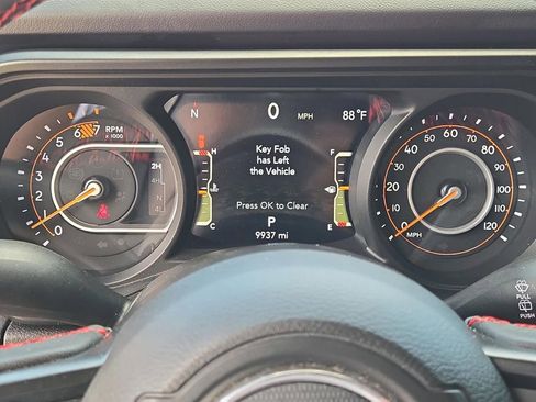 Used 2024 Jeep Wrangler Unlimited Rubicon w/ Convenience Group AWD/4WD image 26