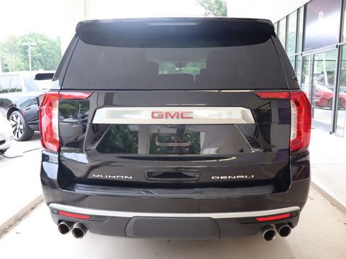 Used 2023 GMC Yukon XL Denali w/ Advanced Technology Package AWD/4WD image 5