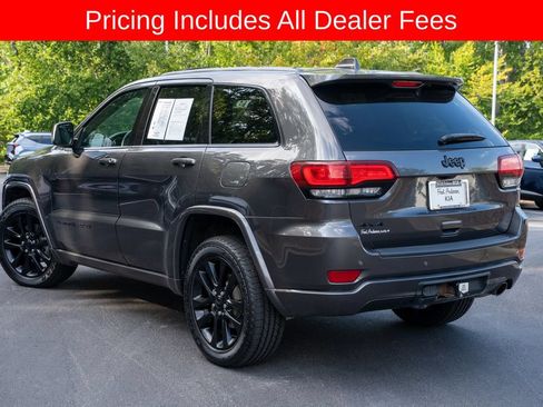 Used 2019 Jeep Grand Cherokee Altitude AWD/4WD image 3