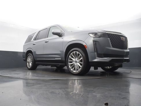 Used 2021 Cadillac Escalade Premium Luxury w/ LPO, Illumination Package image 50