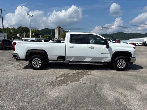Used 2025 Chevrolet Silverado 2500 LT w/ Convenience Package AWD/4WD image 6