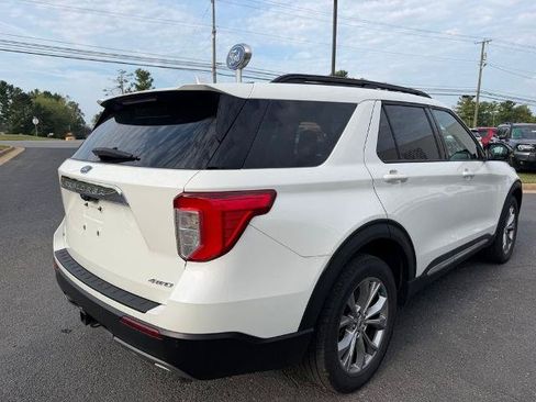 Certified 2022 Ford Explorer XLT w/ Equipment Group 202A AWD/4WD image 5