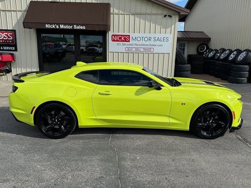 Used 2020 Chevrolet Camaro SS RWD image 2