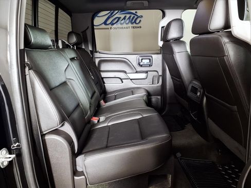 Used 2018 Chevrolet Silverado 1500 LTZ Z71 w/ Midnight Edition image 11