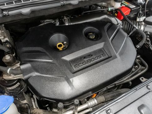 Used 2018 Ford Edge SEL w/ Equipment Group 201A AWD/4WD image 4