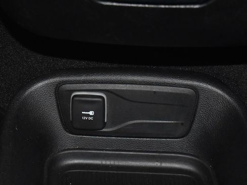 Used 2025 Chrysler Pacifica Select FWD image 26