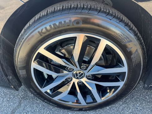 Used 2025 Volkswagen Jetta SE image 28