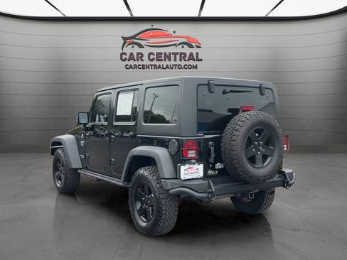 Used 2012 Jeep Wrangler Unlimited Rubicon AWD/4WD image 3
