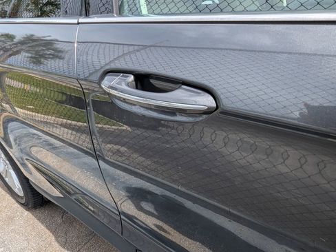 Used 2020 Ford Edge Titanium FWD image 7