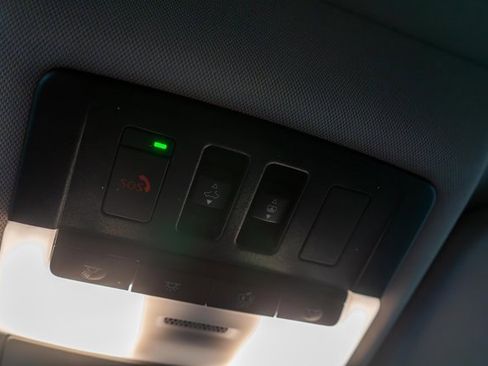 Used 2025 Nissan Rogue SV w/ SV Premium Package image 36