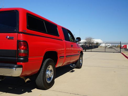 Used 1999 Dodge Ram 2500 Truck 2WD Quad Cab image 31