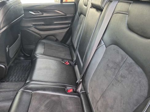 Used 2023 Jeep Grand Cherokee Altitude AWD/4WD image 14
