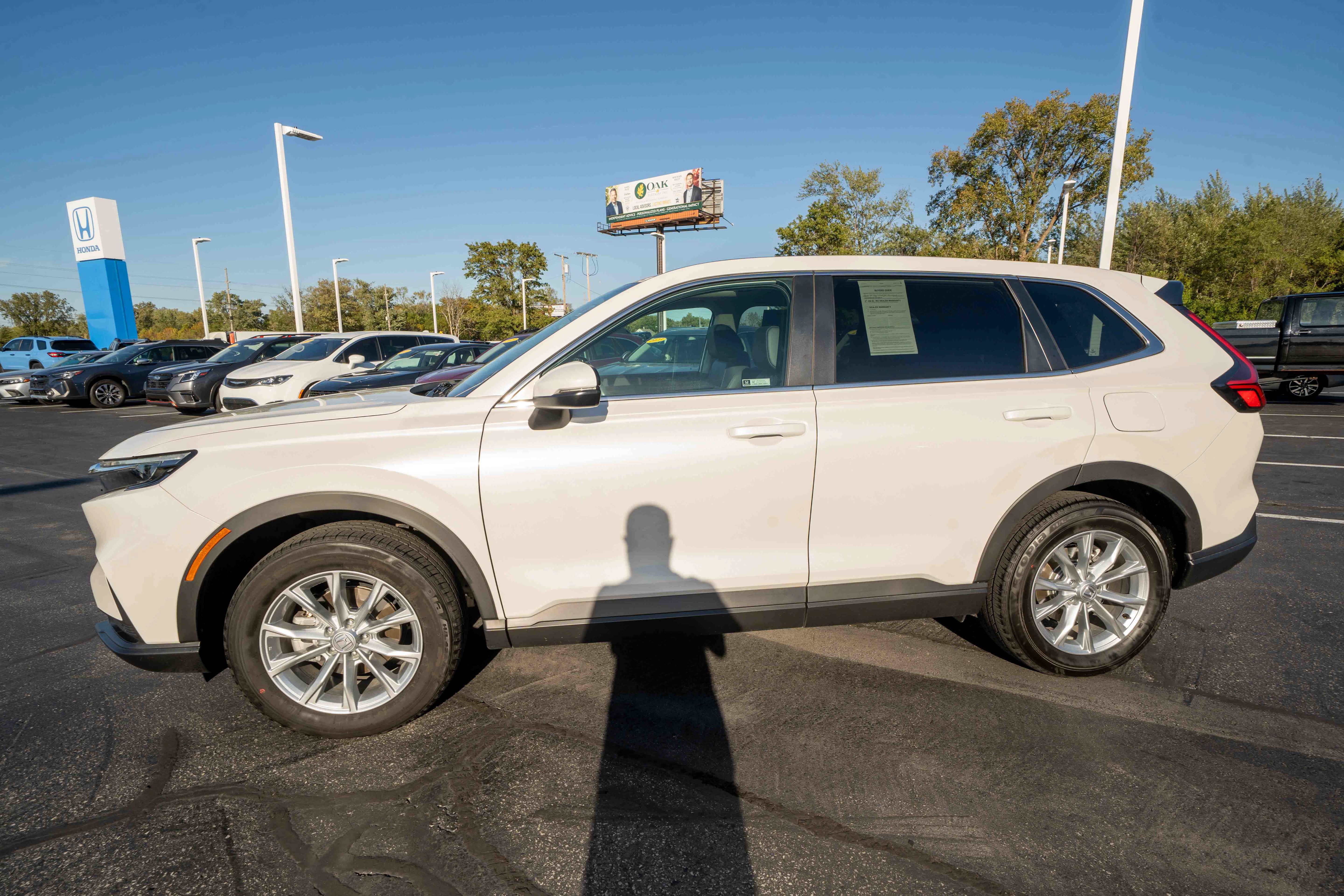 Used 2024 Honda CR-V EX-L image 3