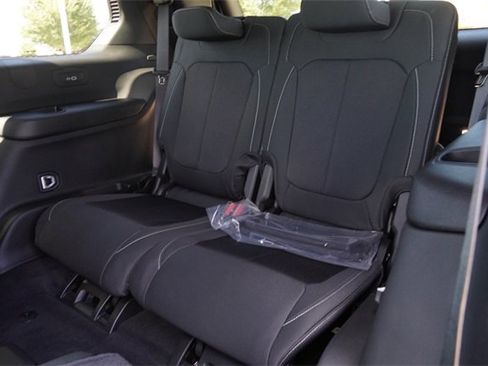 New 2025 Jeep Grand Cherokee L Laredo w/ Luxury Tech Group I image 13